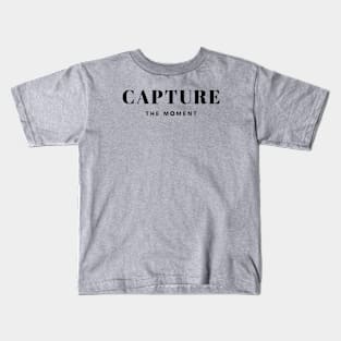 Photographer Gift Idea Capture the moment Aperture Graphic F Point Symbol Kids T-Shirt